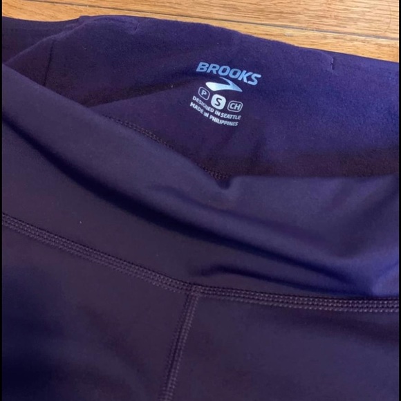 NWT: Brooks Threshold Running Tights‼️ - Picture 3 of 4
